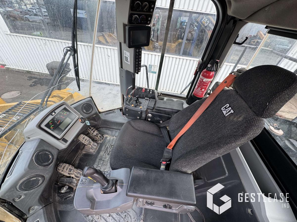 Chargeuse sur pneus Caterpillar 966M