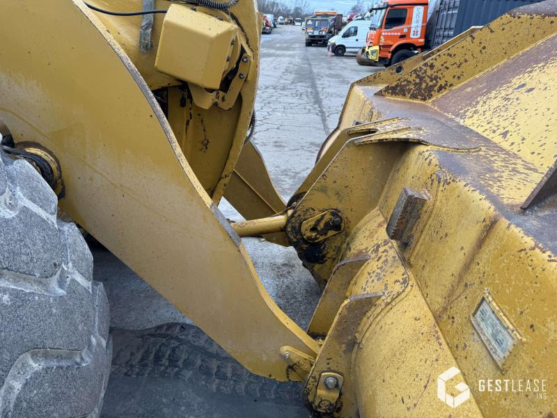 Chargeuse sur pneus Caterpillar 966M