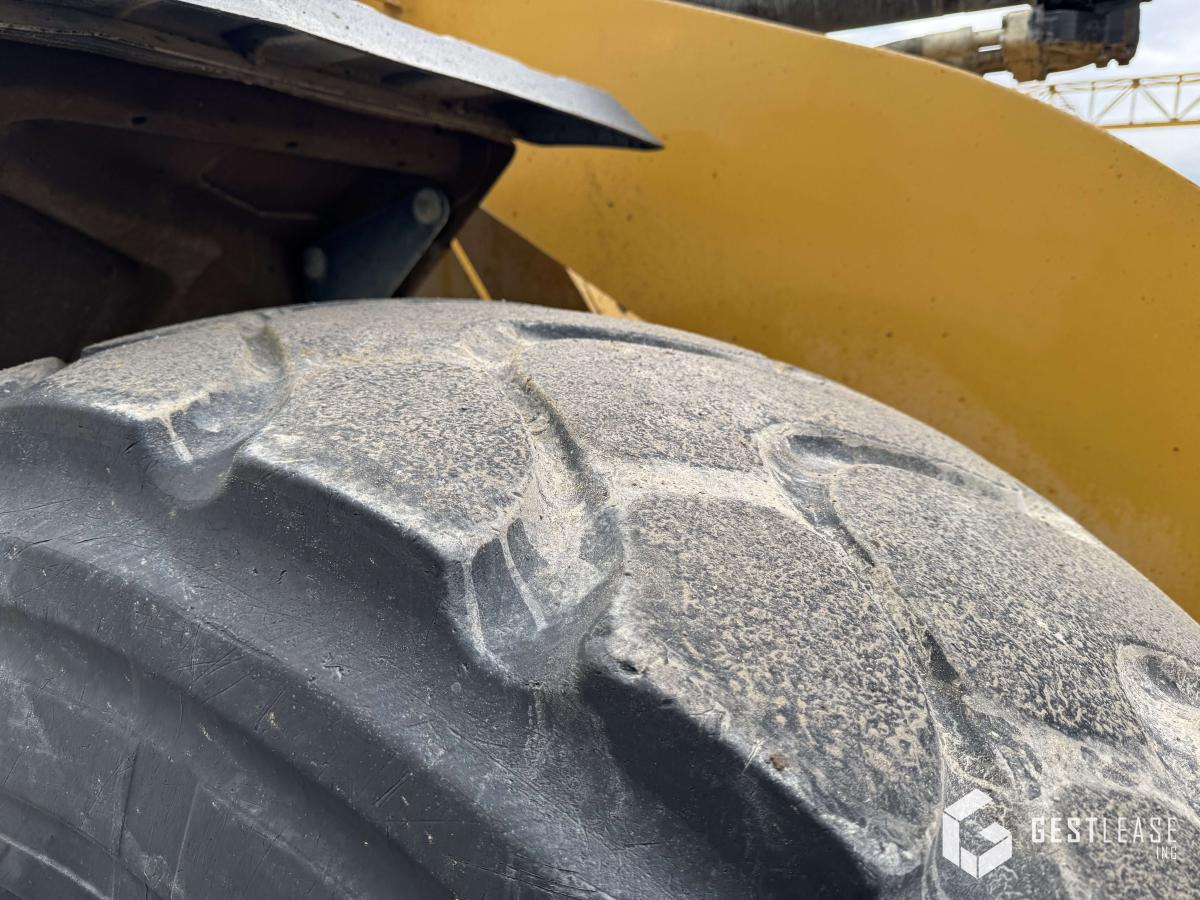 Chargeuse sur pneus Caterpillar 966M