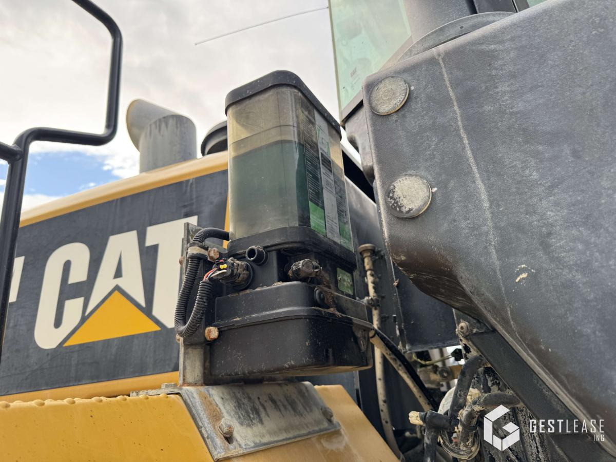 Chargeuse sur pneus Caterpillar 966M