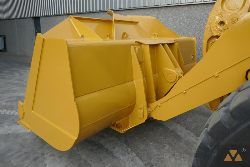 Chargeuse sur pneus Caterpillar 966M