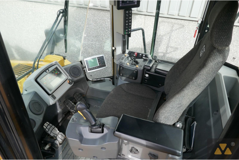 Chargeuse sur pneus Caterpillar 966M