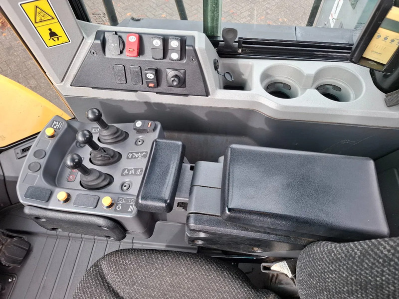 Chargeuse sur pneus Caterpillar 966M