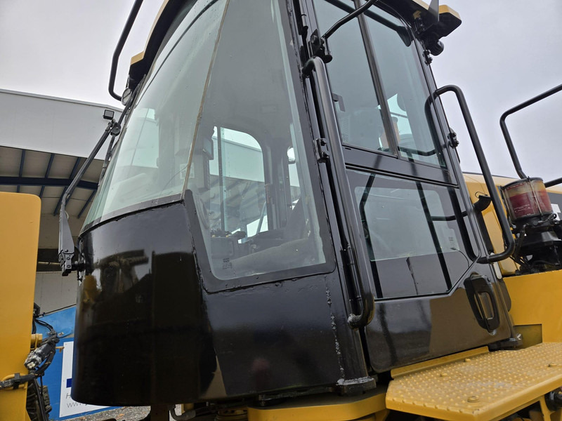 Chargeuse sur pneus Caterpillar 966MXE