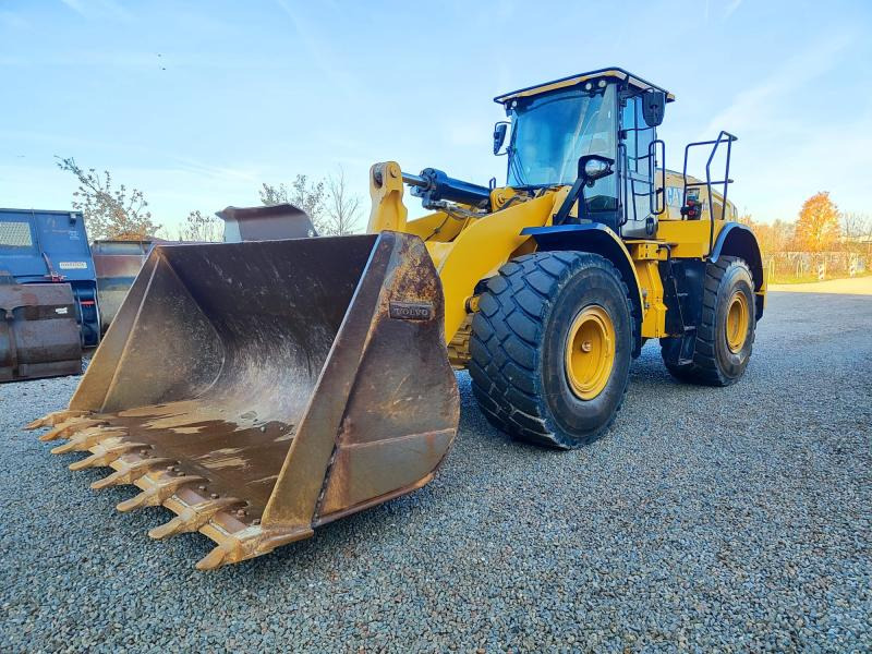 Chargeuse sur pneus Caterpillar 966M XE