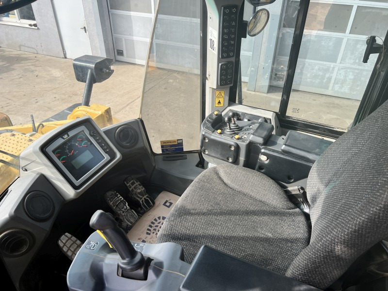 Chargeuse sur pneus Caterpillar 966 K (111137)