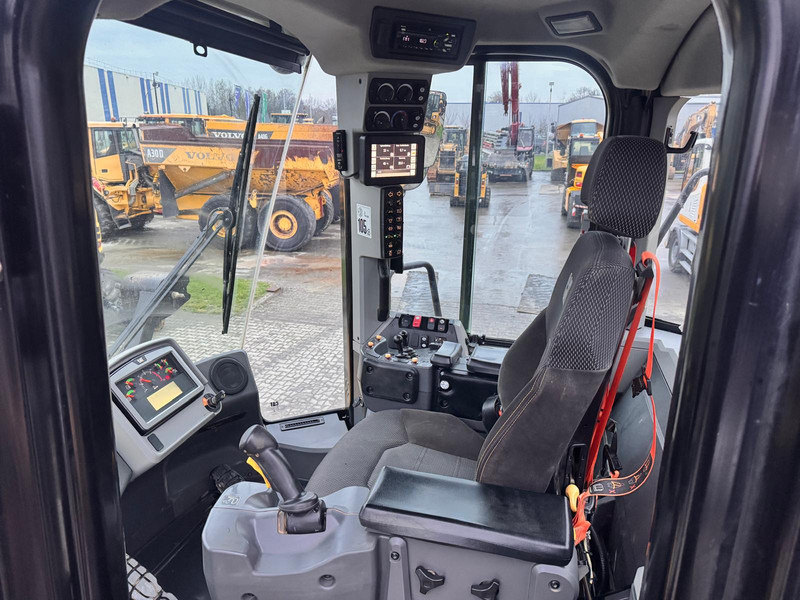 Chargeuse sur pneus Caterpillar 966 M NVT