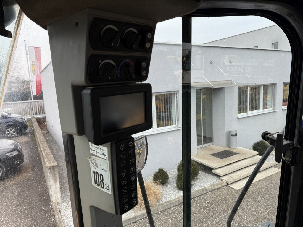 Chargeuse sur pneus Caterpillar 966 Millionen (111775)