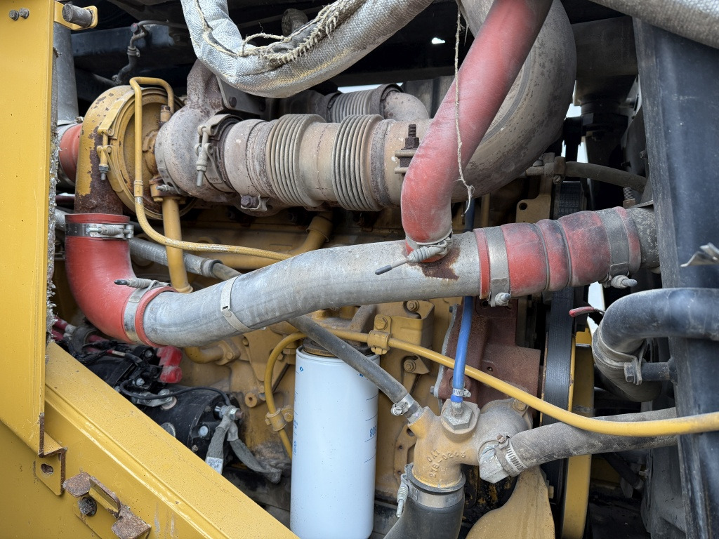 Chargeuse sur pneus Caterpillar 966 Millionen (111775)