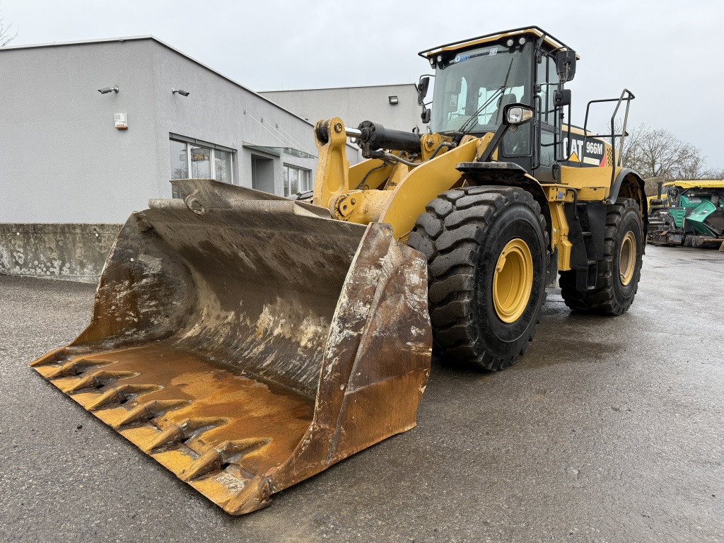 Chargeuse sur pneus Caterpillar 966 Millionen (111775)