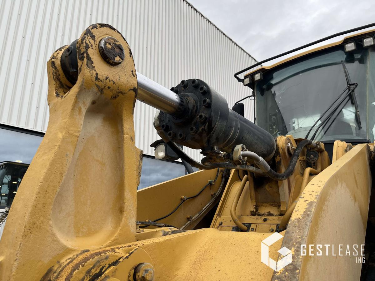 Chargeuse sur pneus Caterpillar 972K