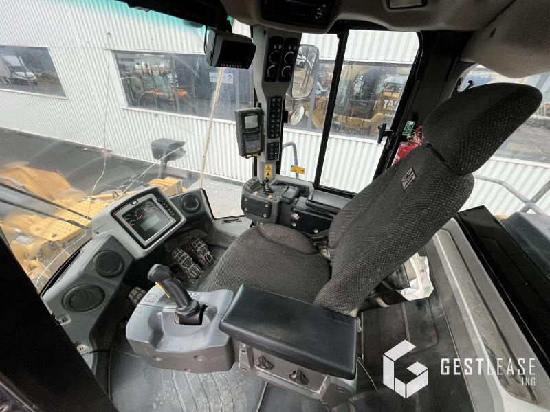 Chargeuse sur pneus Caterpillar 972K