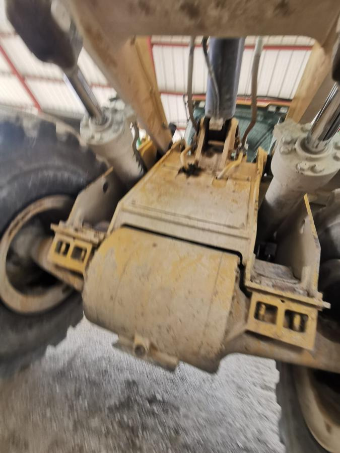 Chargeuse sur pneus Caterpillar 972K