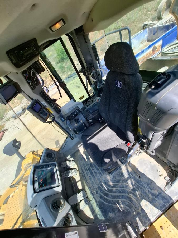 Chargeuse sur pneus Caterpillar 972K