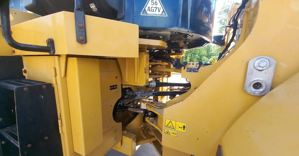 Chargeuse sur pneus Caterpillar 972K