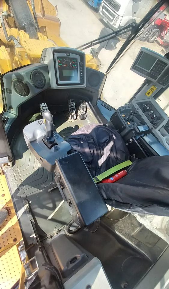 Chargeuse sur pneus Caterpillar 972K