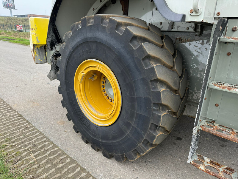 Chargeuse sur pneus Caterpillar 972M XE