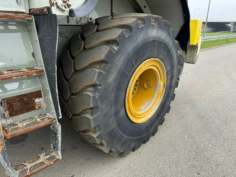 Chargeuse sur pneus Caterpillar 972M XE