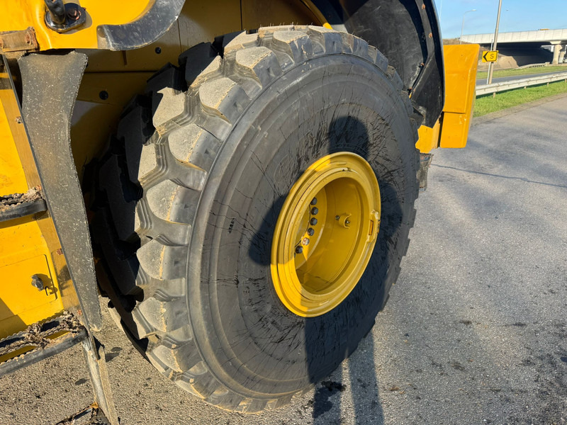 Chargeuse sur pneus Caterpillar 972M XE High Lift