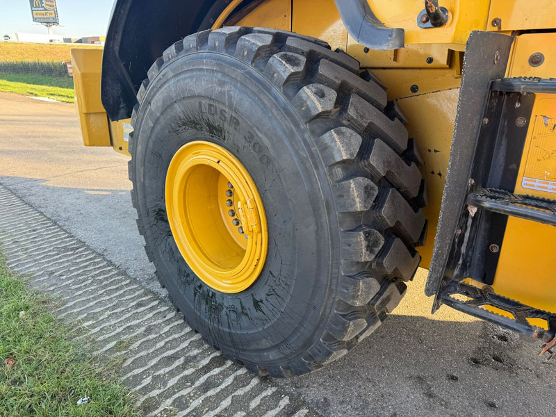 Chargeuse sur pneus Caterpillar 972M XE High Lift