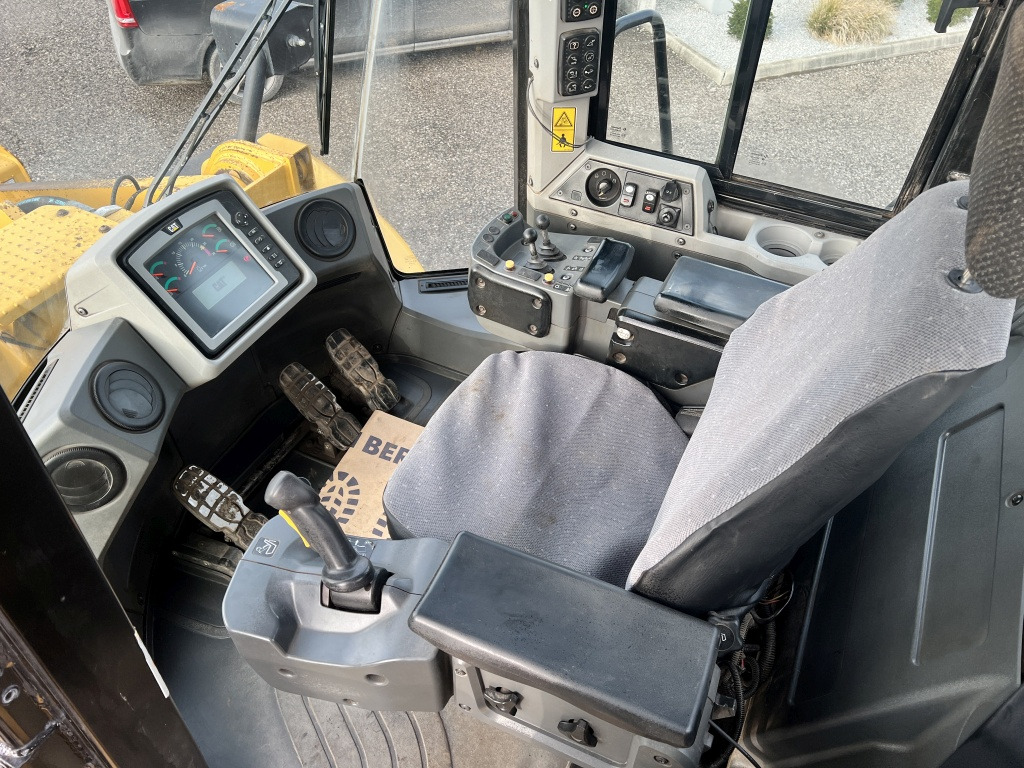 Chargeuse sur pneus Caterpillar 972 K (111424)