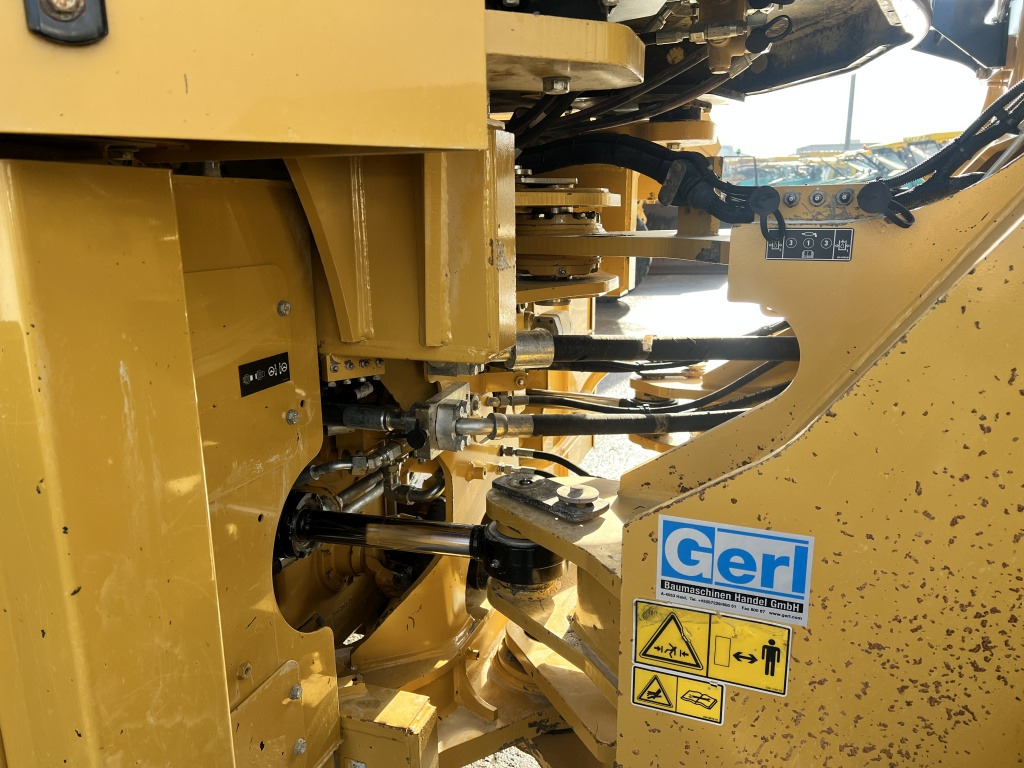 Chargeuse sur pneus Caterpillar 972 K (111459)