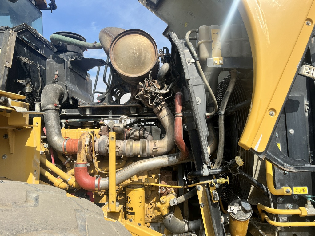 Chargeuse sur pneus Caterpillar 972 K (111548)