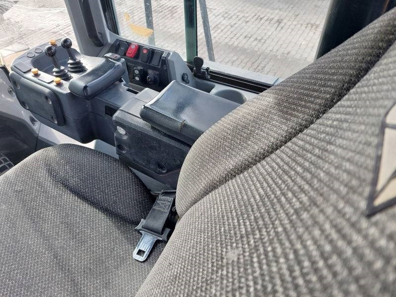 Chargeuse sur pneus Caterpillar 972 M