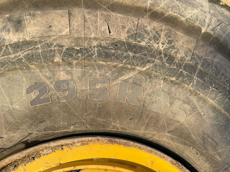 Chargeuse sur pneus Caterpillar 980K