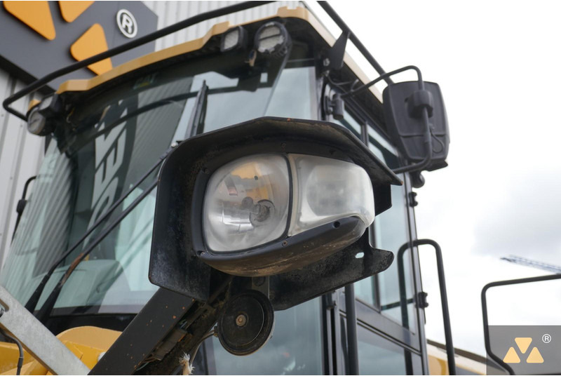 Chargeuse sur pneus Caterpillar 980M