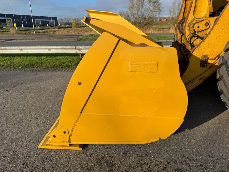 Chargeuse sur pneus Caterpillar 980M