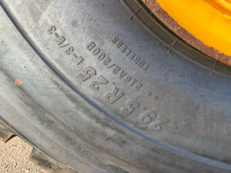 Chargeuse sur pneus Caterpillar 980M