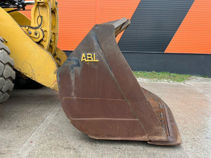 Chargeuse sur pneus Caterpillar 982 M 4x4 AC / CENTRL LUBRICATION