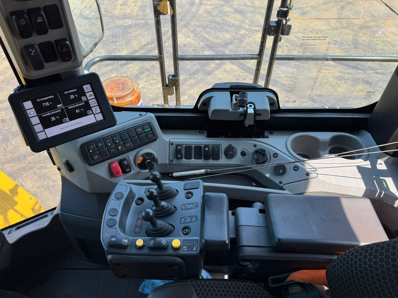 Chargeuse sur pneus Caterpillar 988 XE High Lift