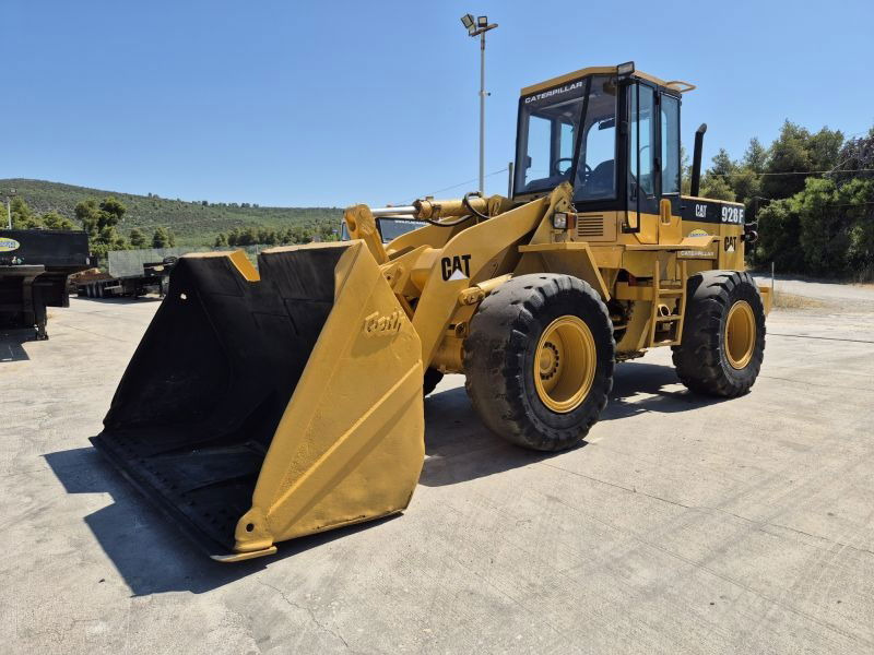 Chargeuse sur pneus Caterpillar CAT 928F