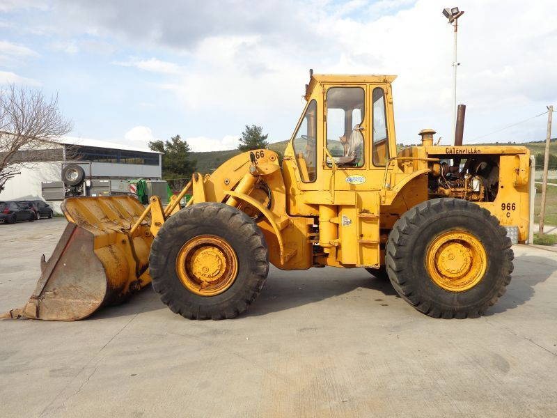 Chargeuse sur pneus Caterpillar CAT 966C Wheeloader