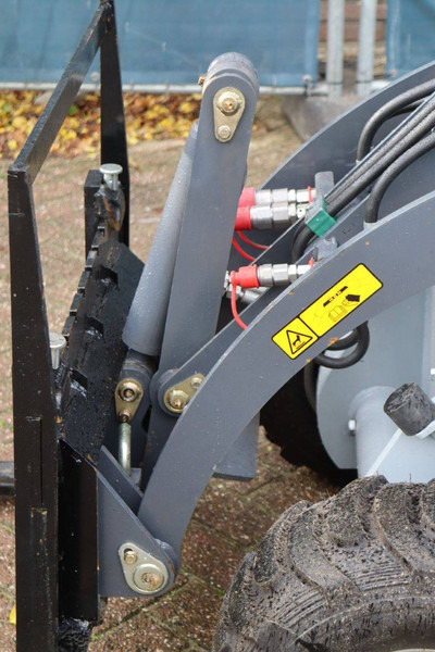Chargeuse sur pneus Cheval Liberte HT320