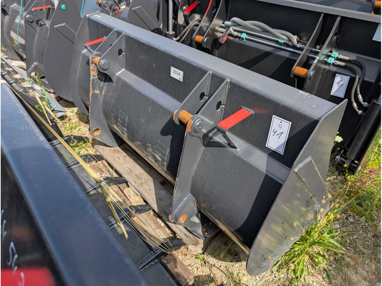 Chargeuse sur pneus DEKPOL STEEL SP. Z.O.O. LOADING BUCKET WITH U-BLADE - AS - 1850 MM - 0.70 CBM