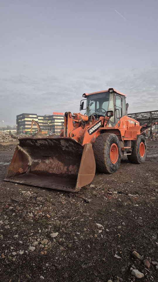 Chargeuse sur pneus DOOSAN DL250-3