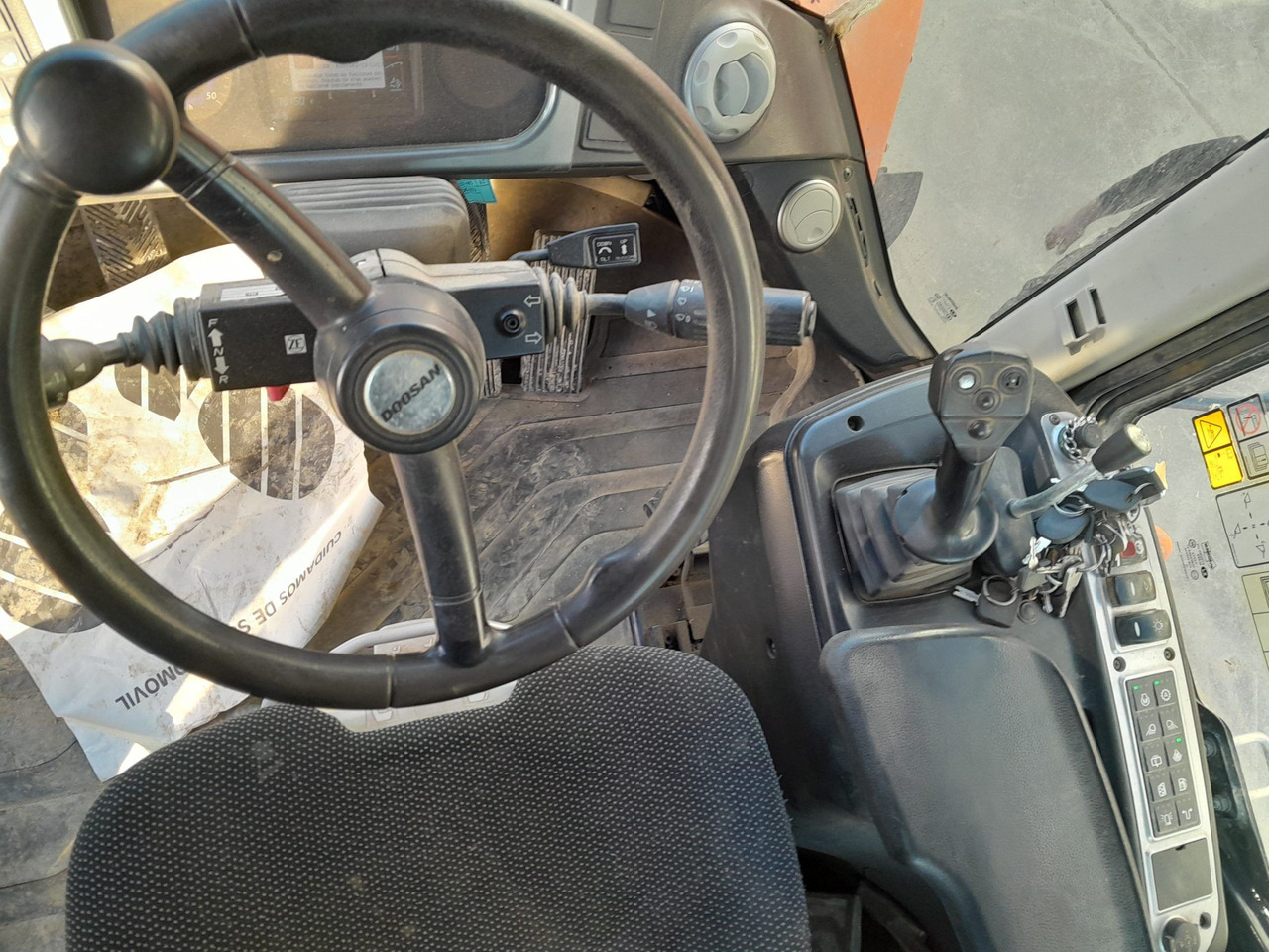 Chargeuse sur pneus DOOSAN DL300 L/AUX