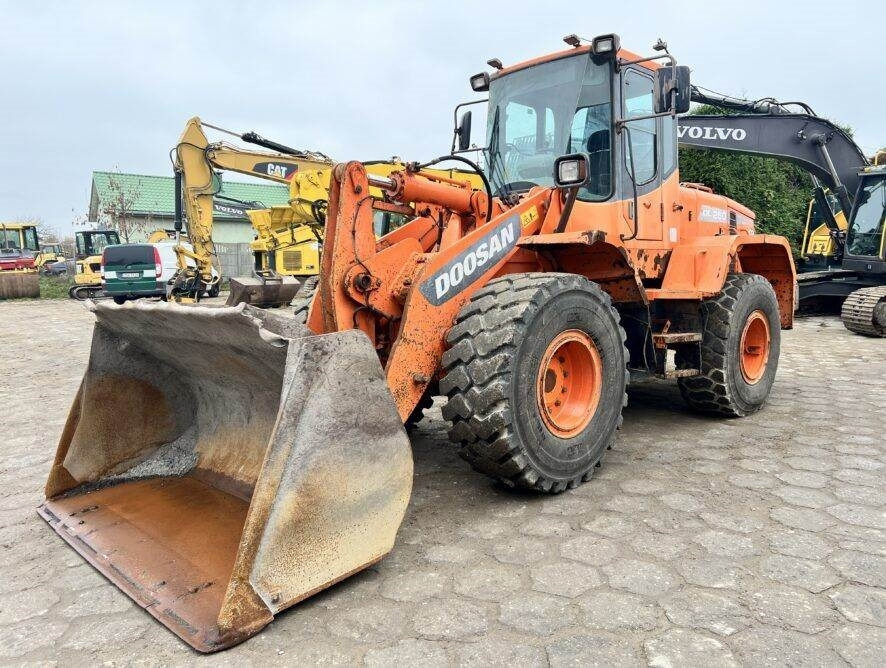 Chargeuse sur pneus Doosan DL250