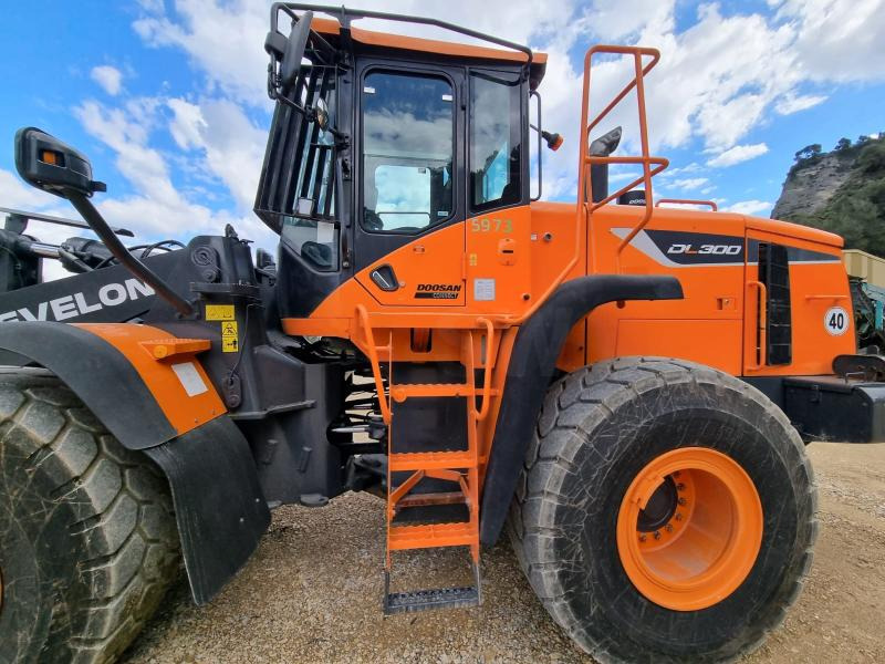 Chargeuse sur pneus Doosan DL300