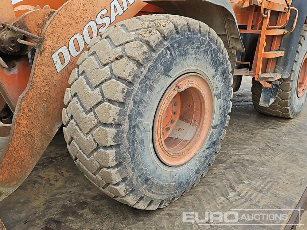 Chargeuse sur pneus Doosan DL300