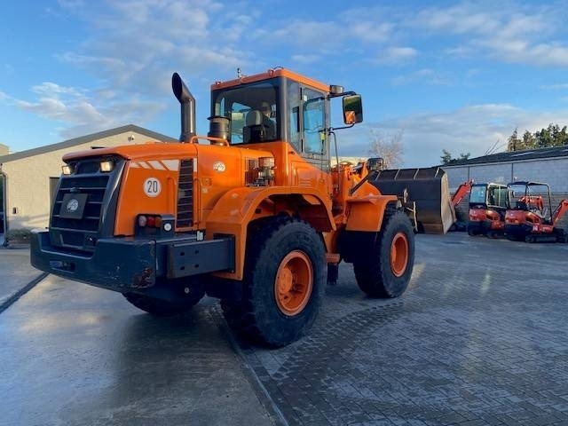 Chargeuse sur pneus Doosan DL 200