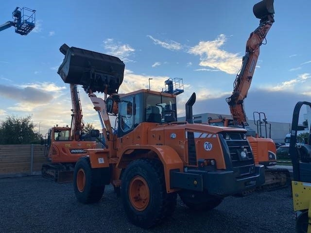 Chargeuse sur pneus Doosan DL 200