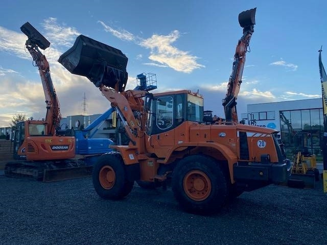Chargeuse sur pneus Doosan DL 200