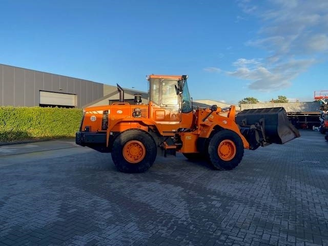 Chargeuse sur pneus Doosan DL 200