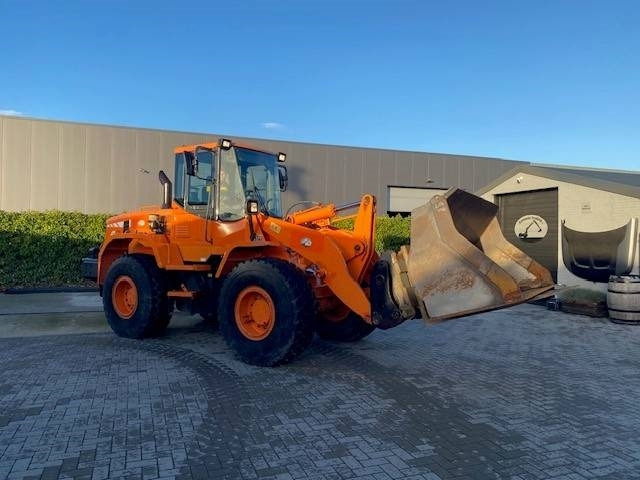 Chargeuse sur pneus Doosan DL 200