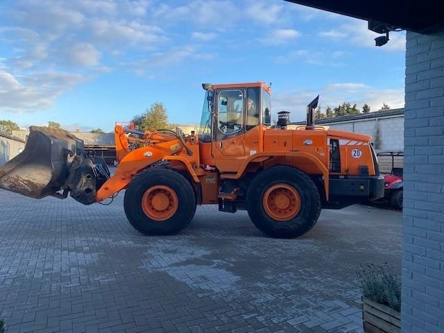 Chargeuse sur pneus Doosan DL 200