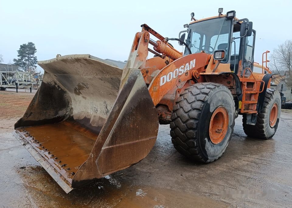 Chargeuse sur pneus Doosan DL 400